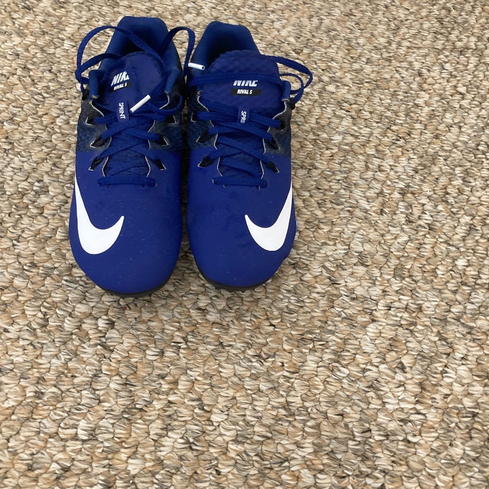 Running cleats for sprints